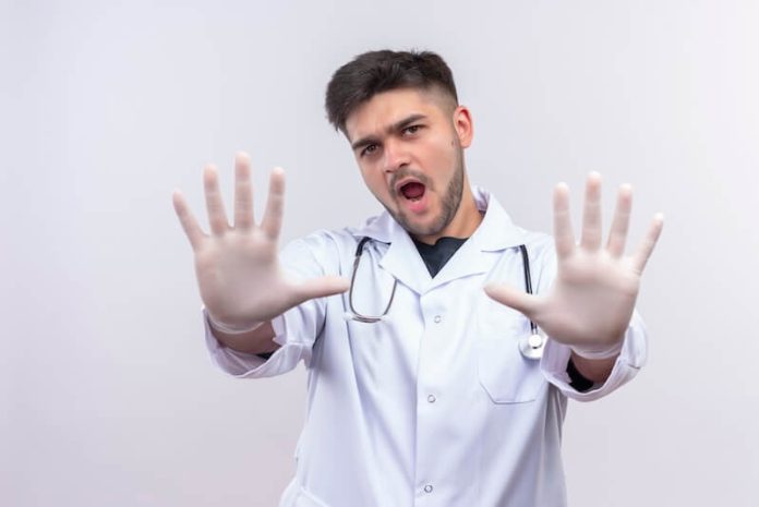 docteur menace attaque agression nouvelle loi soignants securite ma sante Un médecin agressé, mieux sécurisé par la nouvelle loi