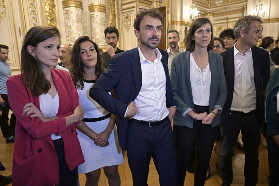 Marie-Charlotte Garin, (candidate NFP dans la 3e circo) , Anais Belouassa Cherifi (candidate NFP dans la 1ere circo), Gregory Doucet (maire de Lyon), Sandrine Runel (candidate NFP dans la 4e circo) et Boris Tavernier (candidat NFP dans la 2e circo) au cours de la soirée électorale à la Préfecture du Rhône à Lyon.