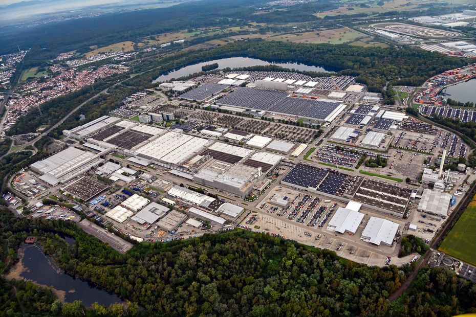 Daimler Truck annonce 5000 suppressions de postes en Allemagne, "les frontaliers se posent des questions, mais il y a toujours eu des plans sociaux"