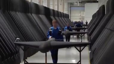 Une menace croissante : les coulisses de la fabrication massive de drones kamikazes russes