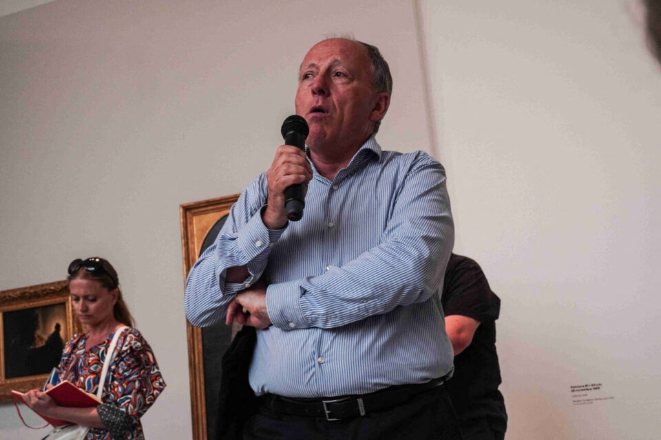 Michel Hilaire, conservateur français, au vernissage de l'exposition