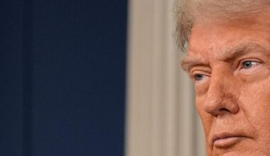 Trump annonce 35% de surtaxes douanières sur les produits canadiens à partir du 1er août