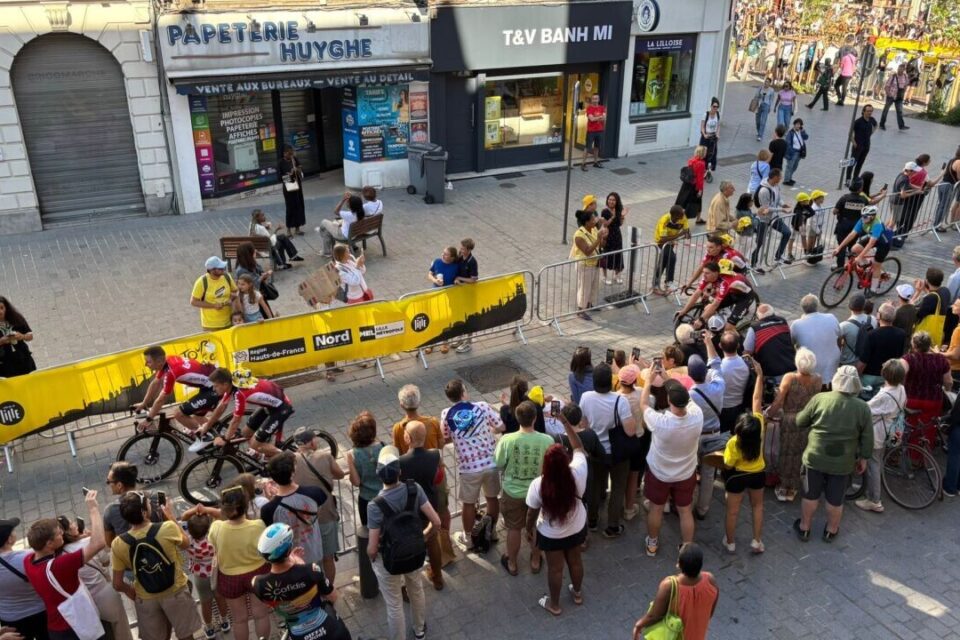 Rue Pierre-Mauroy, les coureurs étaient bien visibles !