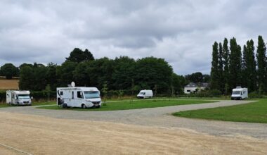cette aire de camping-car près du canal de Nantes à Brest devient payante