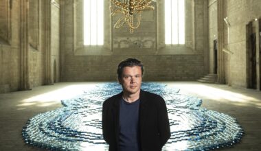 Jean-Michel Othoniel s’empare d’Avignon : plongée avec le sculpteur dans les coulisses de la création - Télérama