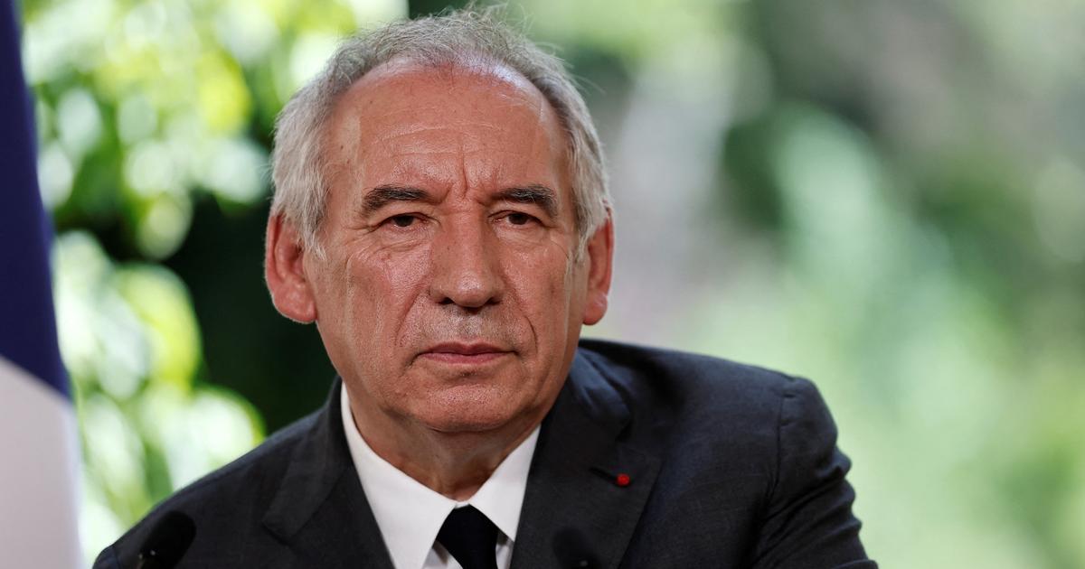 François Bayrou juge «choquante» la grève des contrôleurs aériens