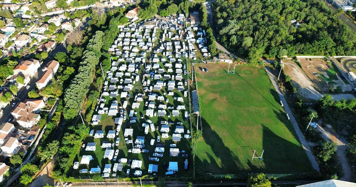 à Marseille, des terrains de rugby de nouveau occupés par des gens du voyage
