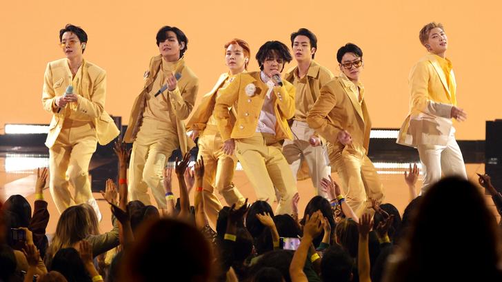 Le groupe BTS sur scène, ici à Los Angeles, en 2021.