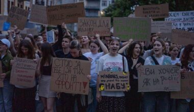manifestation à Kiev contre le vote d’une loi privant les instances anticorruption de leur indépendance
