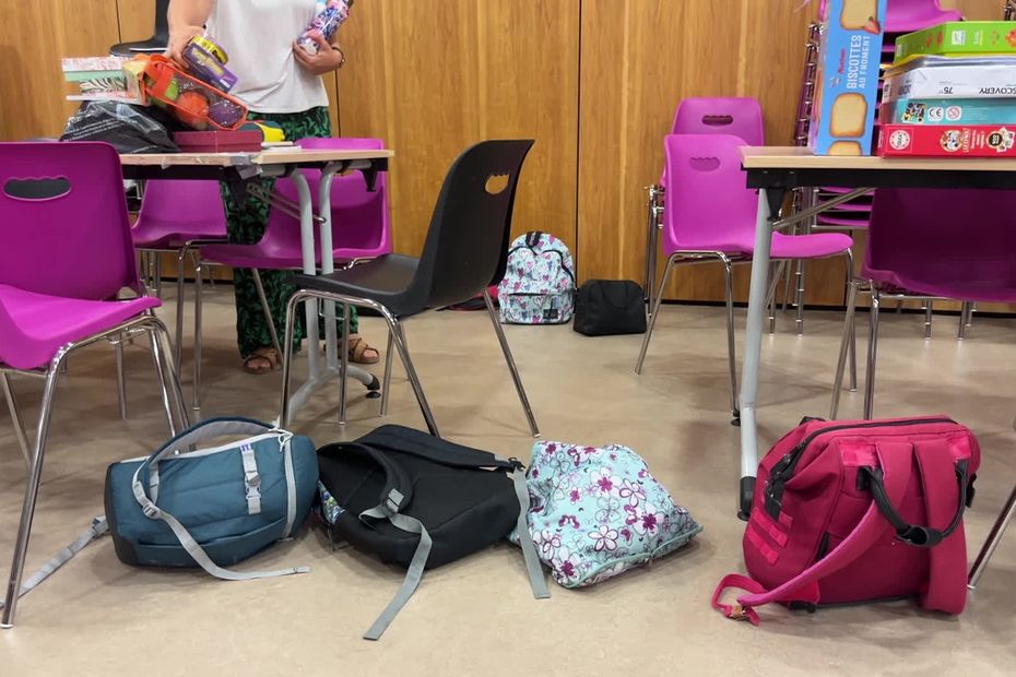 Des enfants accueillis dans des lieux climatisés en raison de la fermeture des écoles liée aux chaleurs excessives