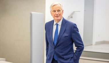vers un rapprochement entre Michel Barnier et Édouard Philippe, sur fond de tension avec Rachida Dati