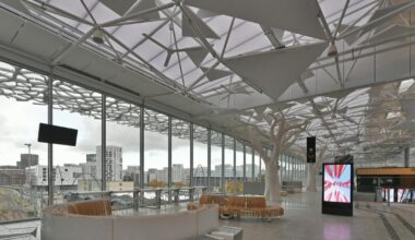 la SNCF va revoir sa copie sur la mezzanine suffocante du bâtiment