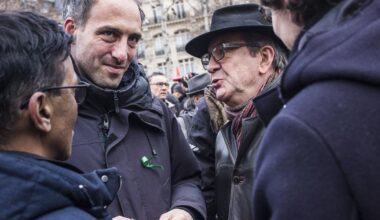 Entre Raphaël Glucksmann et Jean-Luc Mélenchon, le match qui vient à gauche