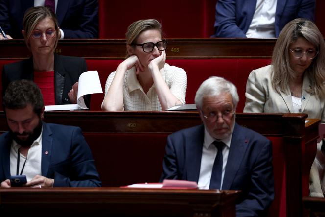 Ministres assistant à une séance de questions au gouvernement à l’Assemblée nationale, à Paris, le 8 juillet 2025.