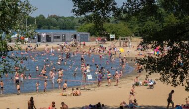Métropole de Lille. Le parc des Prés du Hem rouvre sa zone de baignade avec une jauge limitée
