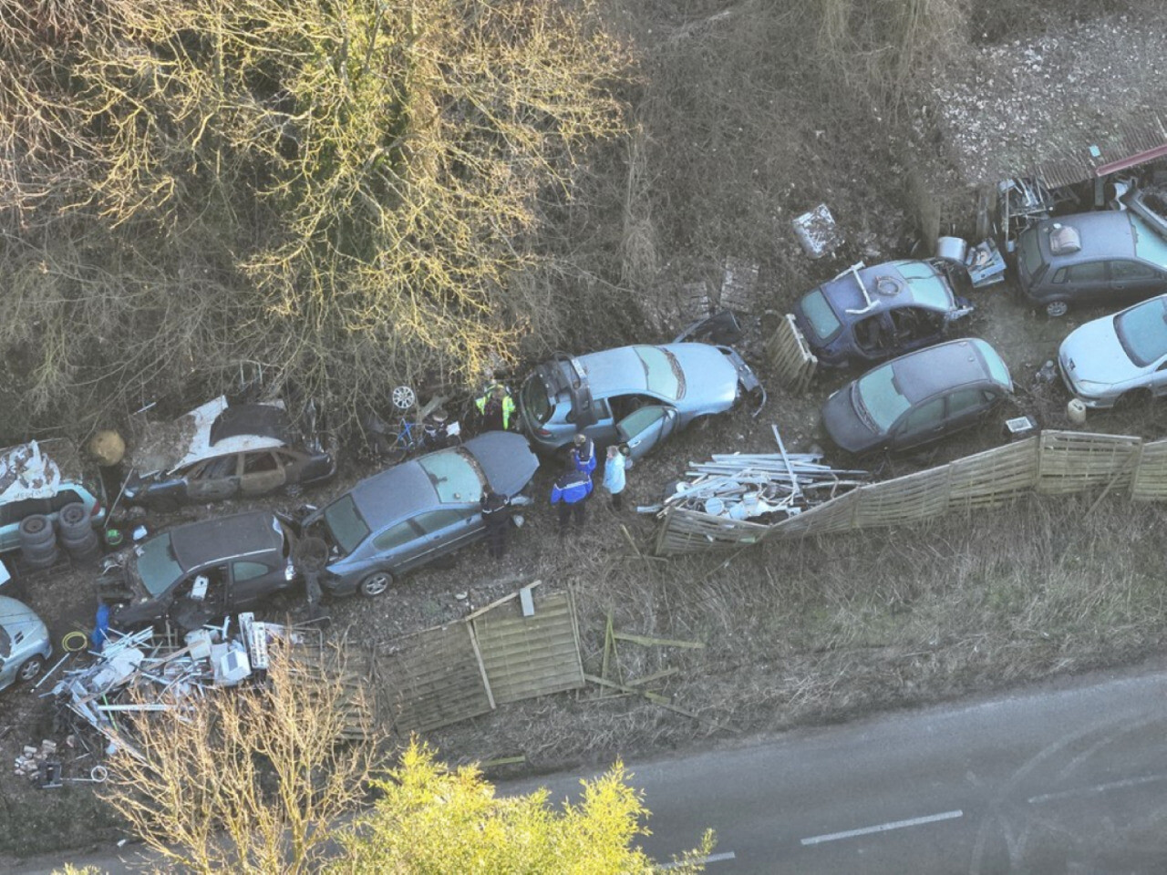 Des carcasses de voitures entassées depuis des années entraînent une opération inédite près de Rouen
