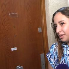 Une voisine de la femme tuée à travers sa porte à Marseille témoigne au micro de TF1.