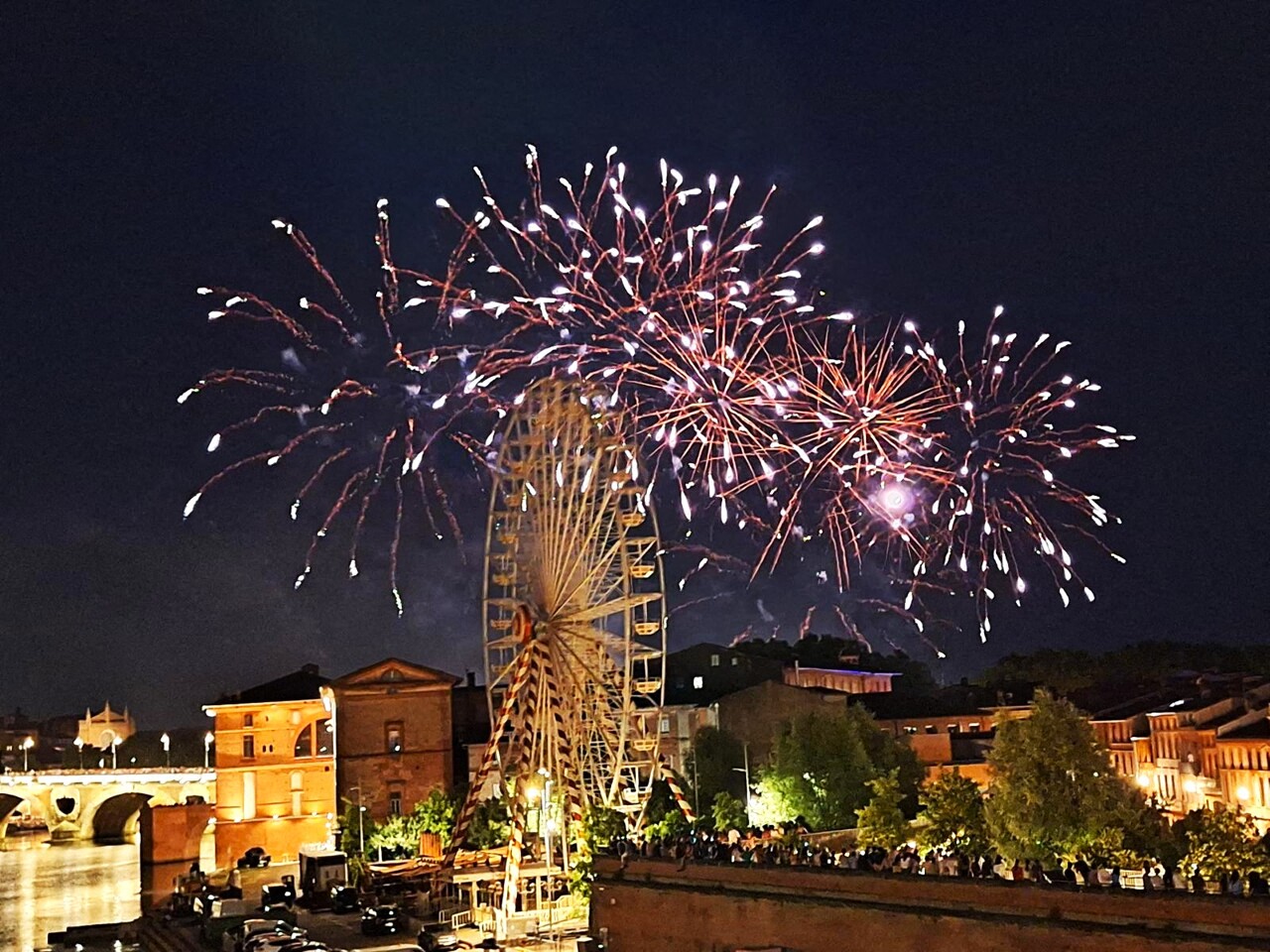 EN IMAGES. (Re)vivez le grand feu d'artifice du 14-juillet à Toulouse et les concerts très attendus