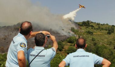 Aude. Il allume un feu et essaie de s'enfuir, des réservistes de la gendarmerie l'interpellent