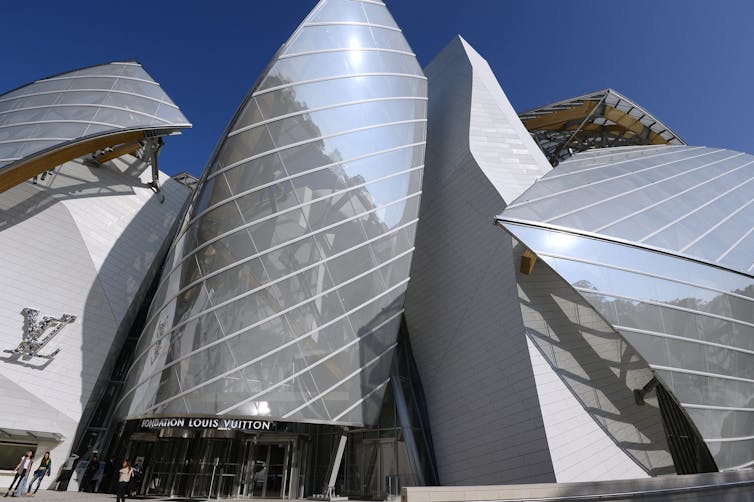 Le bâtiment de la Fondation Louis Vuitton à Paris, conçu par l’architecte américano-canadien Frank Gehry, a été inauguré en 2014