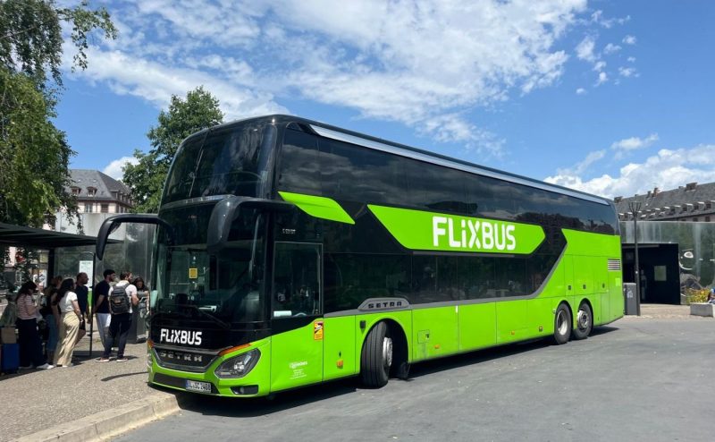FlixBus place de l’étoile – Agathe Beekenkamp