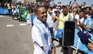 l'OM offre un bain de foule à Igor Paixao