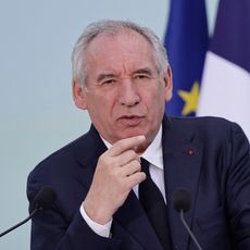 François Bayrou condamne le nouvel accord commercial entre l'UE et les États-Unis. 