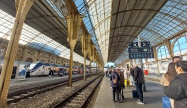 Près de Nice. Un homme happé par un train est décédé, le trafic SNCF interrompu