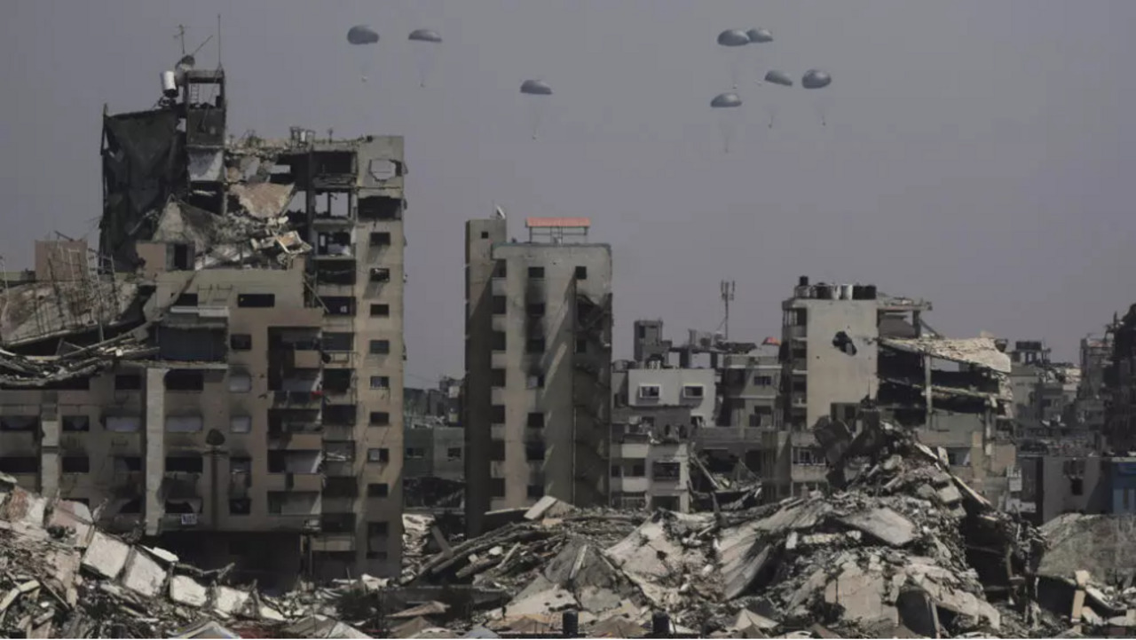 Gaza: l'Europe s'organise pour aider / Europe et États-Unis: nombreuses questions après l'accord commercial / Santé: les cancers du foie en hausse...