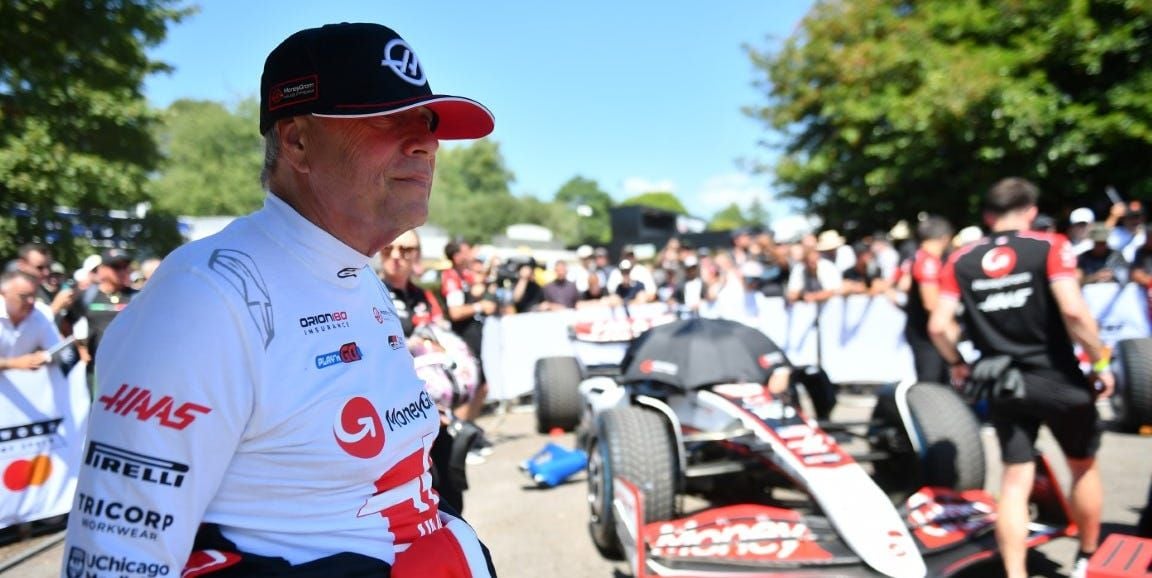 Gene Haas au volant de sa F1 à 72 ans