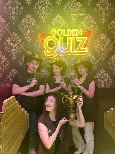 Golden quiz little red doorIMG_3474
