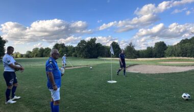 Jouer au foot sur un terrain de golf, c’est possible et c’est même un sport
