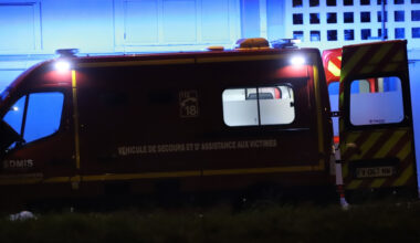 un jeune homme blessé à coups de couteau en pleine rue