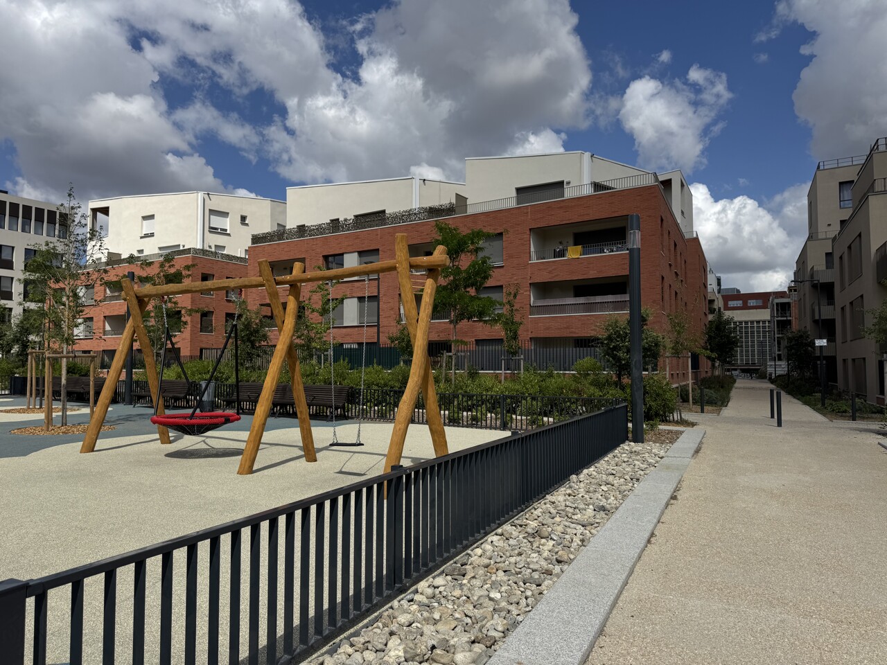Toulouse. Surplombé par le métro, un nouveau quartier de 1200 logements sort de terre