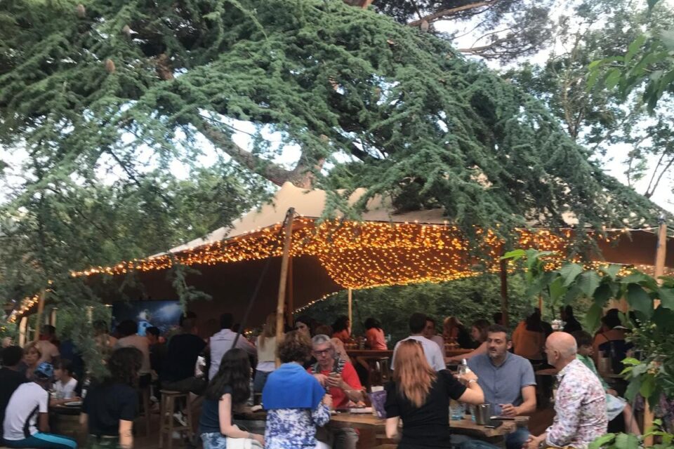Les Jardins de Candie, une guinguette en pleine nature sur le domaine viticole de Candie, à Toulouse.
