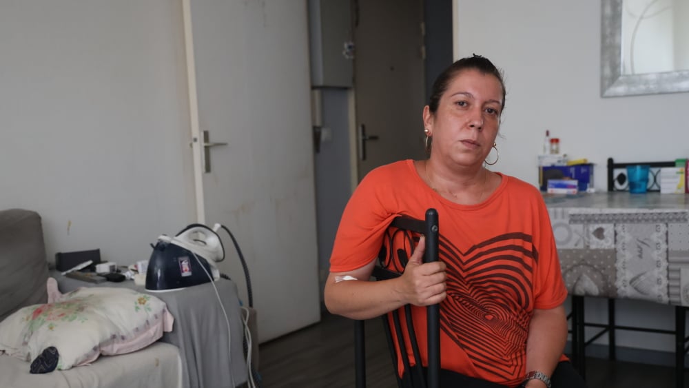 Rouille, moisissures et pigeons, les locataires des Anaïs à Marseille "en apnée" dans leur appartement