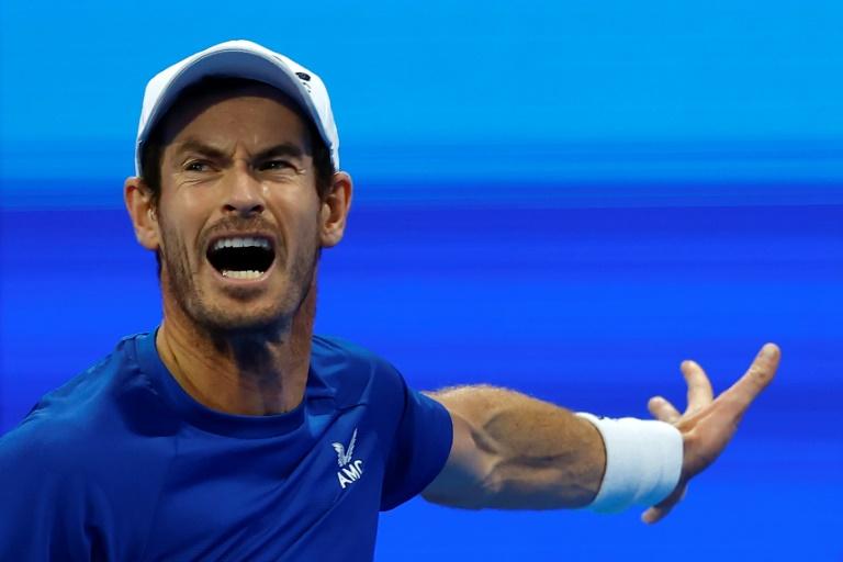 « Tellement ridicule de fermer le toit », Murray fustige l