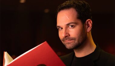PARIS : Un livre de Rémi Larrousse sur l'importance des questions