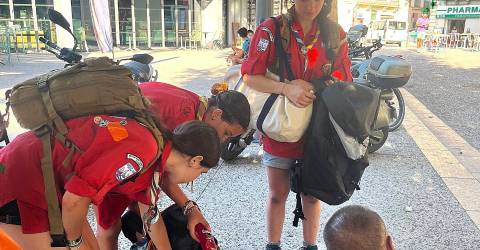 À Montpellier, des scouts partent à la rencontre des sans-abri avec des gourdes et du cœur