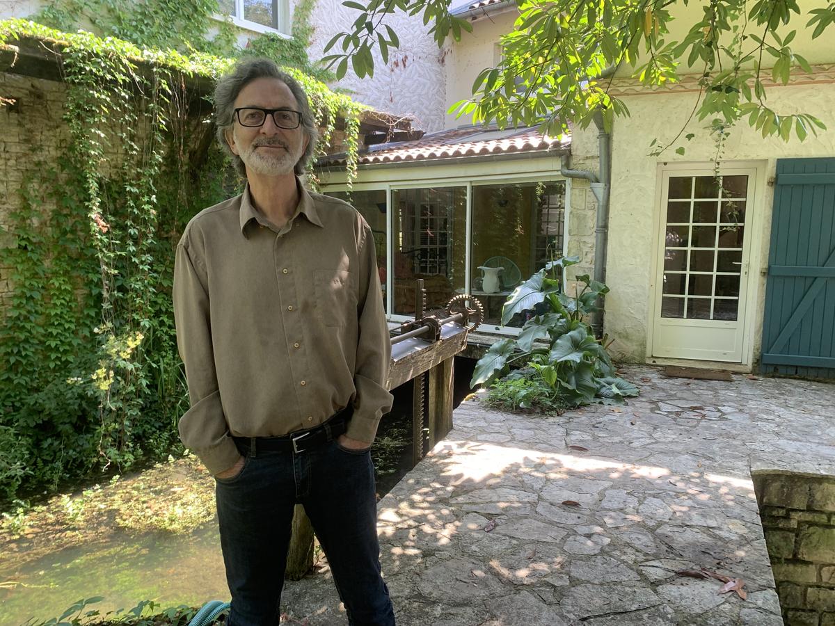 Les logos d’Air France, BNP ou du Mondial de foot, c’est lui : Laurent Vincenti, un grand designer installé à Villejésus