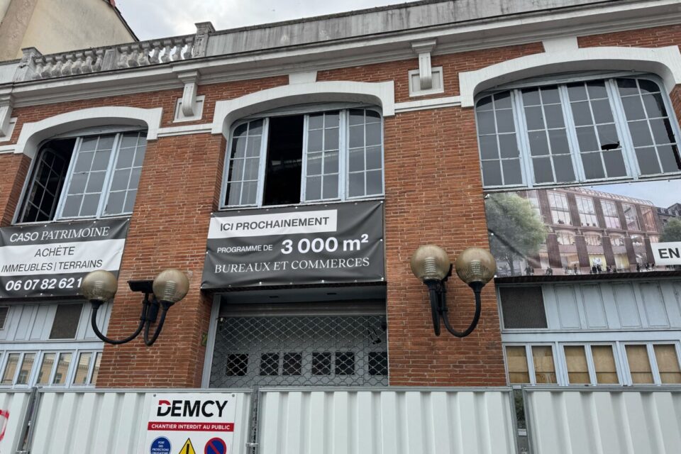Depuis plusieurs mois, Caso Patrimone annonce la couleur du programme à venir sur le bâtiment de l'ex-Flunch de Jean-Jaurès, au centre-ville de Toulouse.
