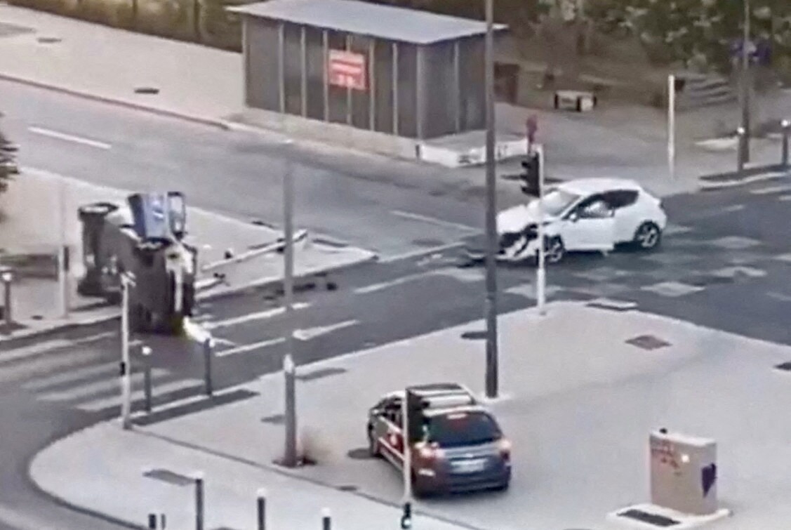 Marseille. Des policiers violemment percutés, puis "pris à partie" : "Aucun respect, aucune dignité"