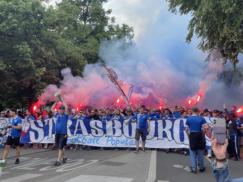 cortege supporters racing