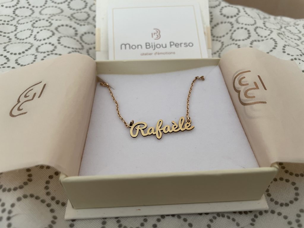 Mon collier prénom Crédits Photo ©️ Girls Take Lyon