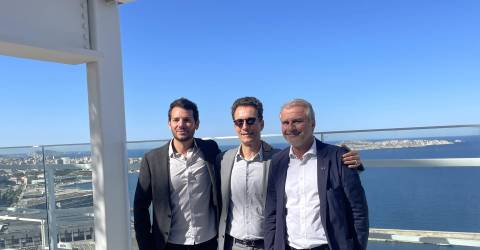 135 mètres de haut, cocktails et panorama à couper le souffle pour... 17 euros