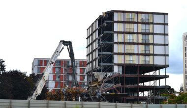 la démolition a démarré pour créer un quartier flambant neuf
