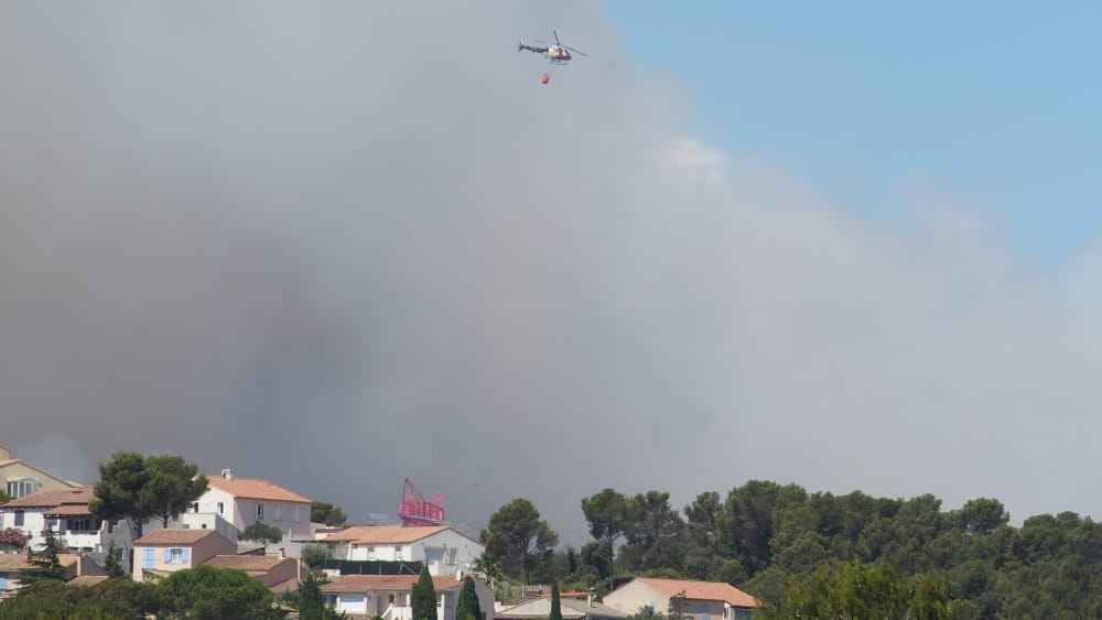 Le feu s'est déclaré ce mardi matin aux Pennes-Mirabeau.