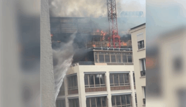lourds dégâts après l'incendie d'un immeuble en chantier à Paris
