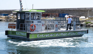 D. R. - Le Grand port maritime de Marseille teste un bateau 100% électrique pour ramasser les déchets flottants des bassins.