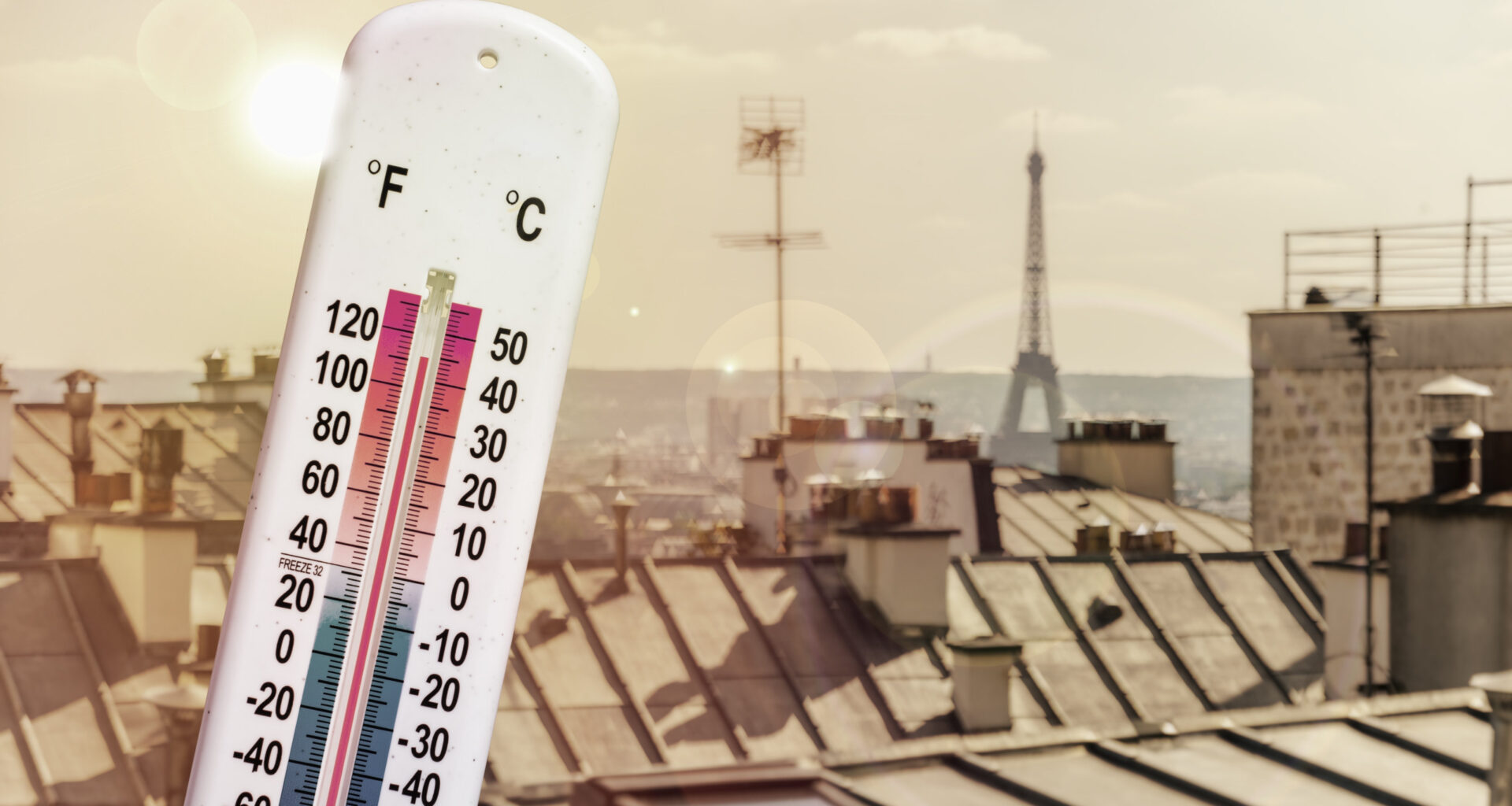 © Shutterstock - Météo-France place 16 départements en alerte rouge, dont l’Île-de-France. Mardi marquera le pic d’un épisode caniculaire d’une intensité exceptionnelle.